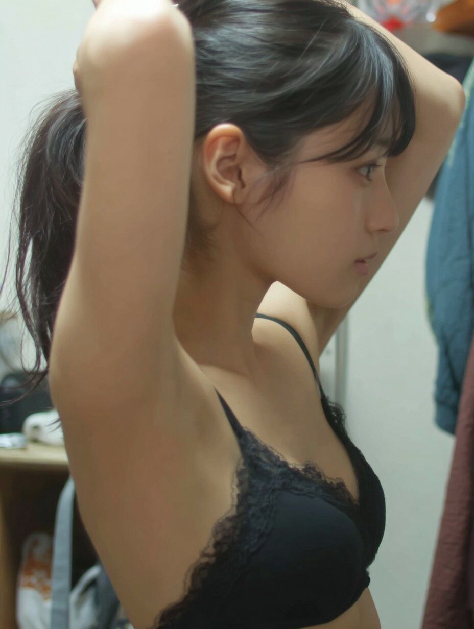 【リアル】女子更衣室に潜入?美少女たちのナマお着替えを超至近距離でガン見する神視点の無防備シチュリアルAIエロ画像